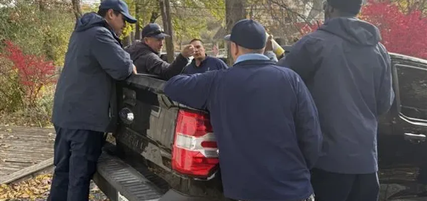 pest technicians strategizing